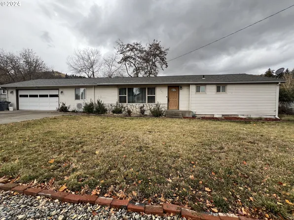 304 Cedar St, La Grande, OR 97850