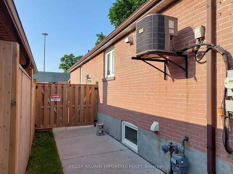 69 Whitley Ave — Photo 2
