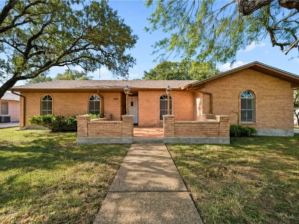 1125 Adeline St, Sinton, TX 78387