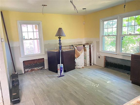 5th image of 14 Cumberland Dr