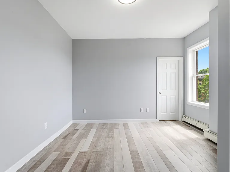250-252 Main St #3R — Photo 10