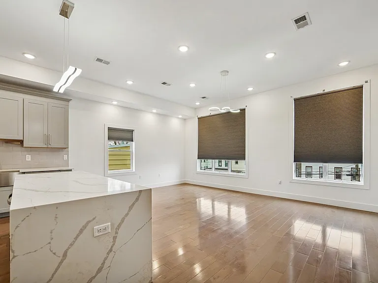 46 Carlton Ave #B — Photo 2