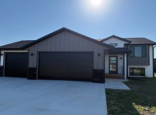 648 Valor Ct, Box Elder, SD 57719