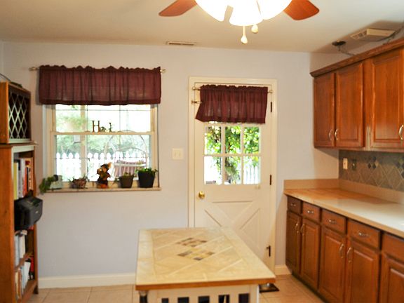 4th image of 947 Dorothy Dr