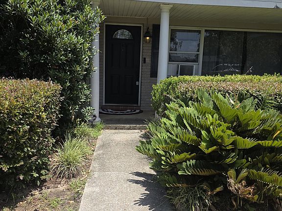3rd image of 36913 CENTER Avenue