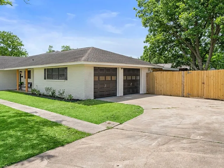 1302 Meadow Lark St — Photo 30