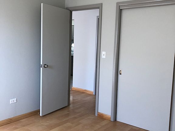 5th image of 1557 N Farwell Ave APT 109