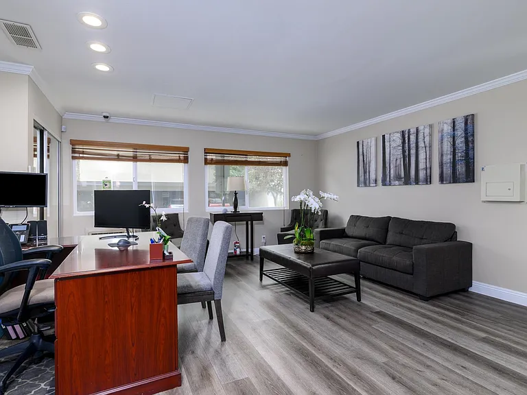 Leasing Office