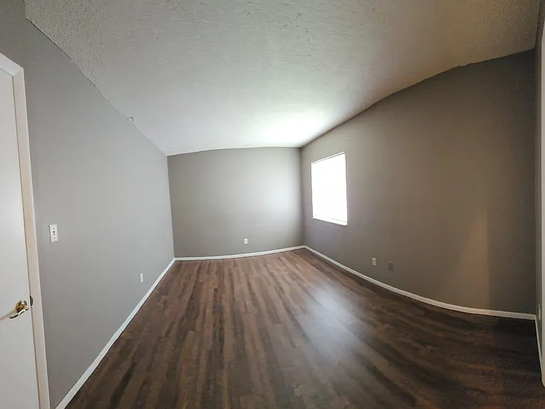 682 Midway Dr — Photo 8