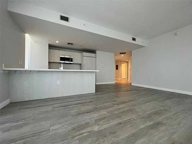 45 SW 9th St #3703 — Photo 5