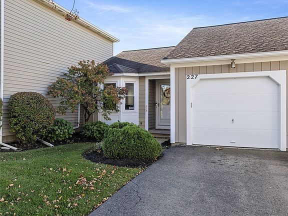 2nd image of 227 Deerhurst Ln