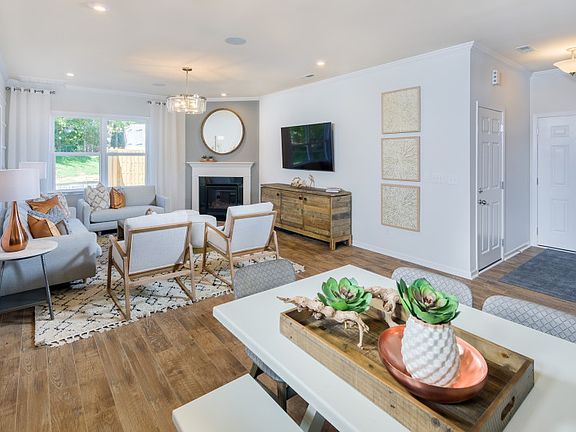 Open Concept living, great for entertaining family and friends.