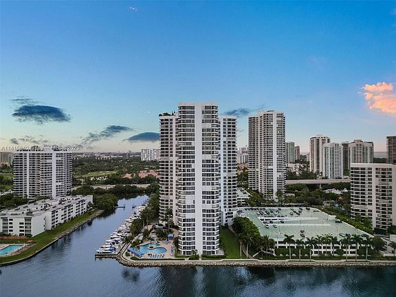 4th image of 3530 Mystic Pointe Dr APT 2815