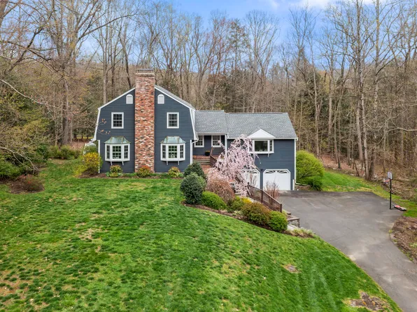 27 Russett Road, Newtown, CT 06482