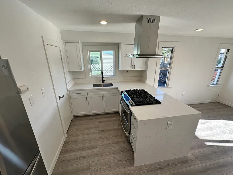 4225 Central Ave — Photo 10