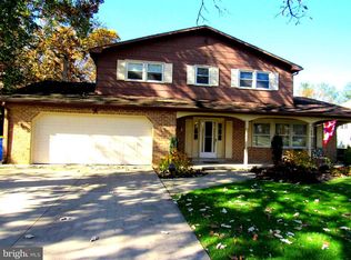 420 Hunting Park Ln, York, PA 17402