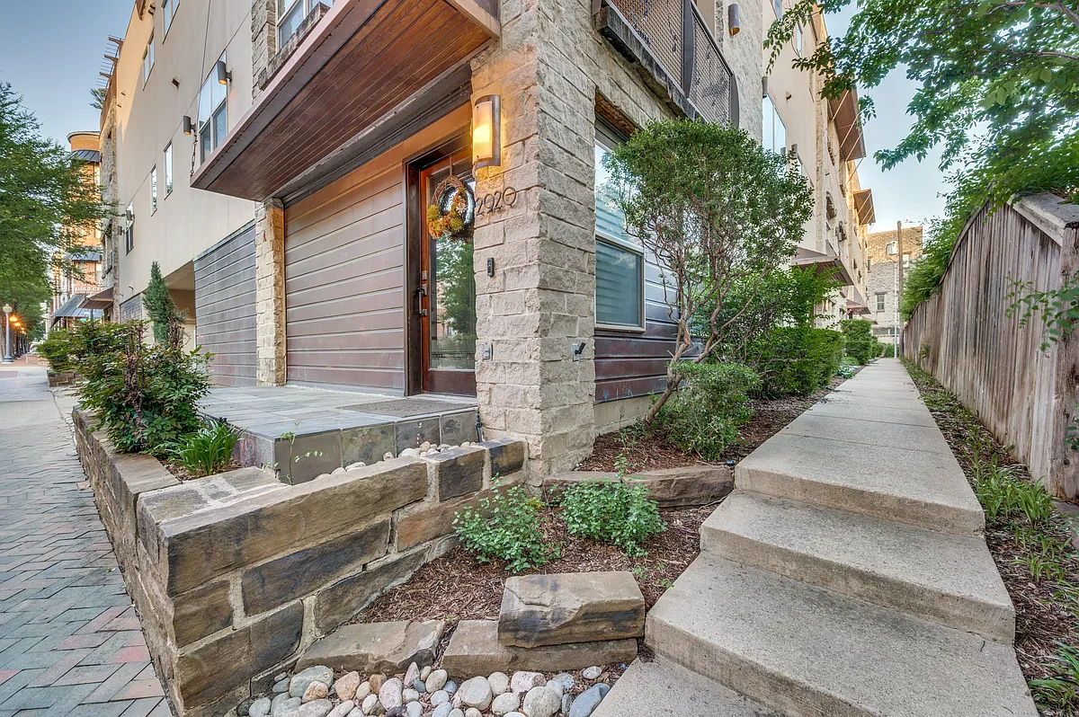 Building Photo - 2936 State St