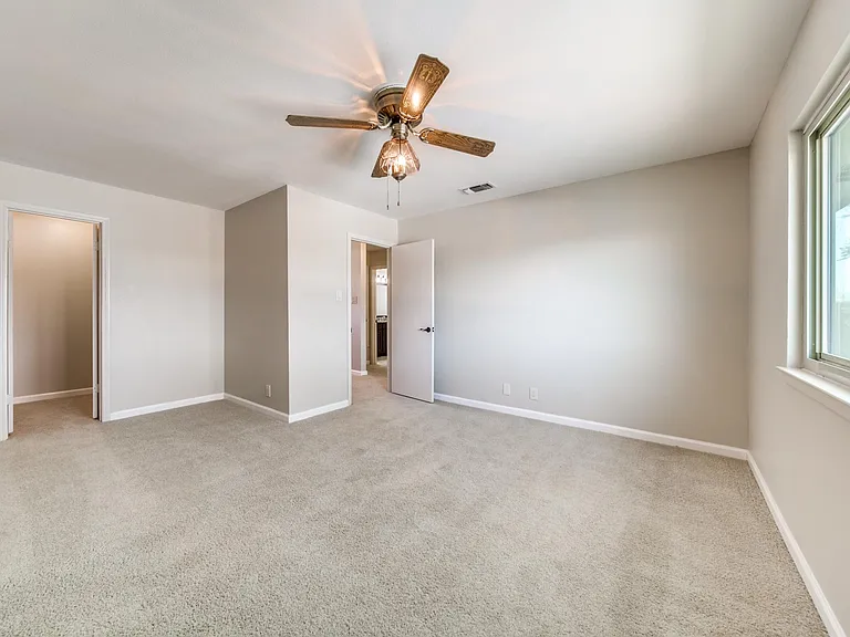 5866 Royal Rdg — Photo 5