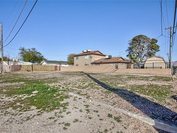 3rd image of 108 E Tonopah Ave