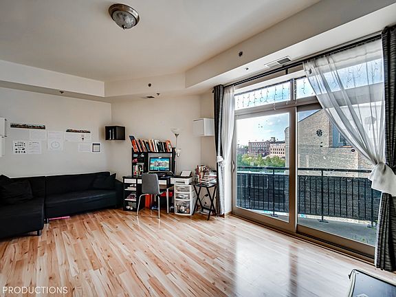 4th image of 2322 S Canal St Unit 705
