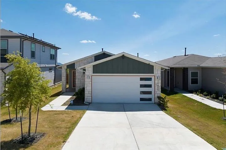 3 bed, 2.0 bath, 1509 sqft, $2,350 — Photo 4
