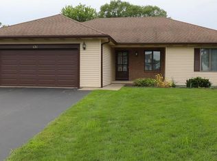 121 Chatworth Cir S, Fairport, NY 14450