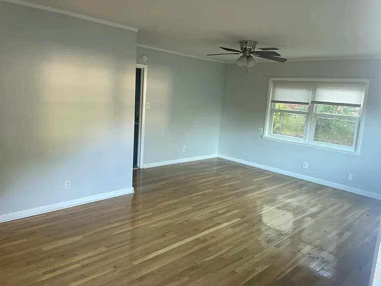 87 Kent St — Photo 2