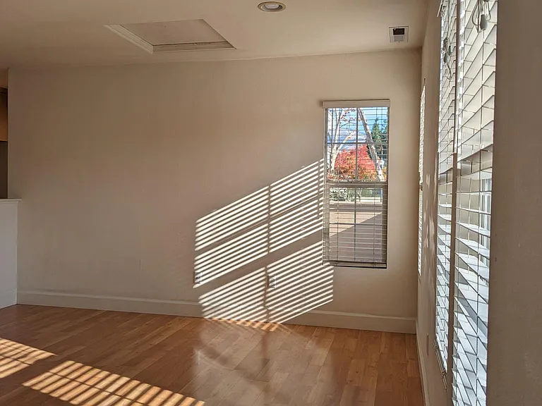 3210 Amaro Ln — Photo 3