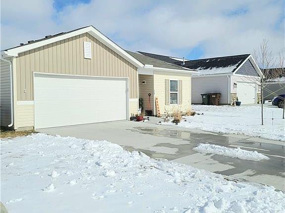 2nd image of 115 Hill Cir