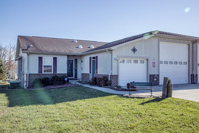 1st image of 114 Gardens View Dr