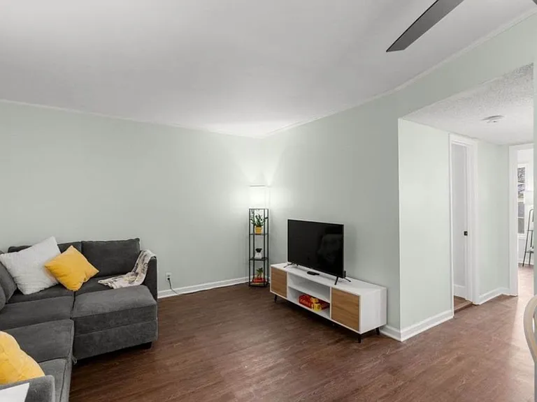 2325 Elliston Pl #410 — Photo 4