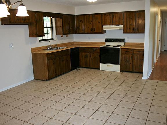 4th image of 387 Eldorado Cir