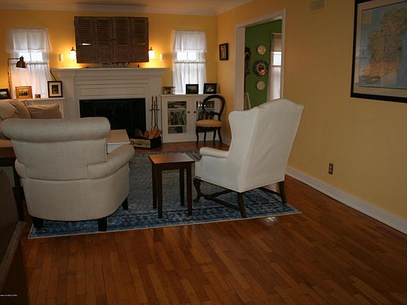 4th image of 152 Maplewood Dr