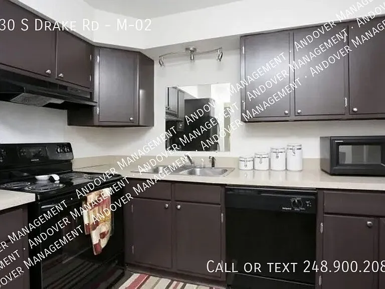 330 S Drake Rd #M-02 — Photo 1