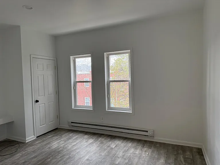 439 W Bringhurst St #3 — Photo 11