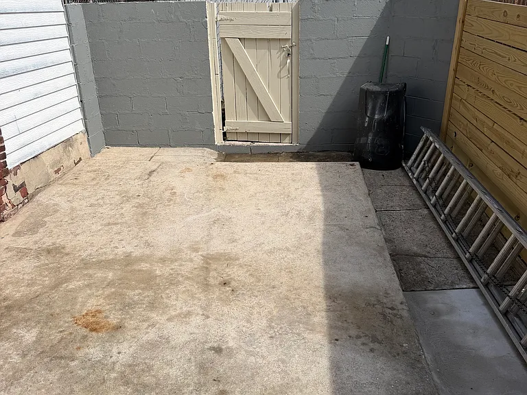 3141 Weikel St — Photo 5