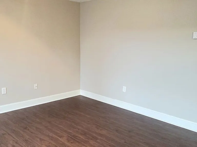Huntington Apartments — Photo 50