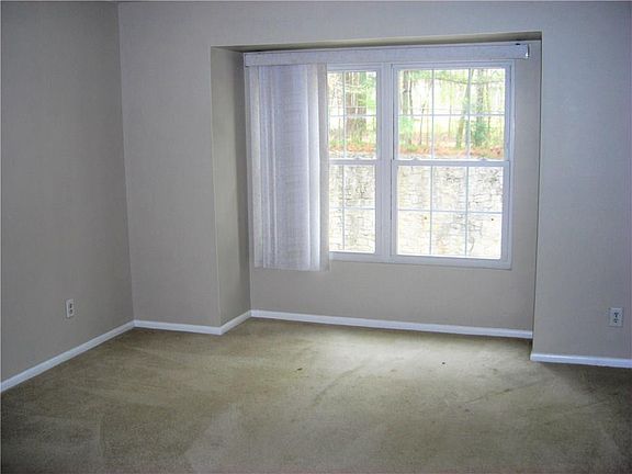 5th image of 40 Lakes Edge Dr SE