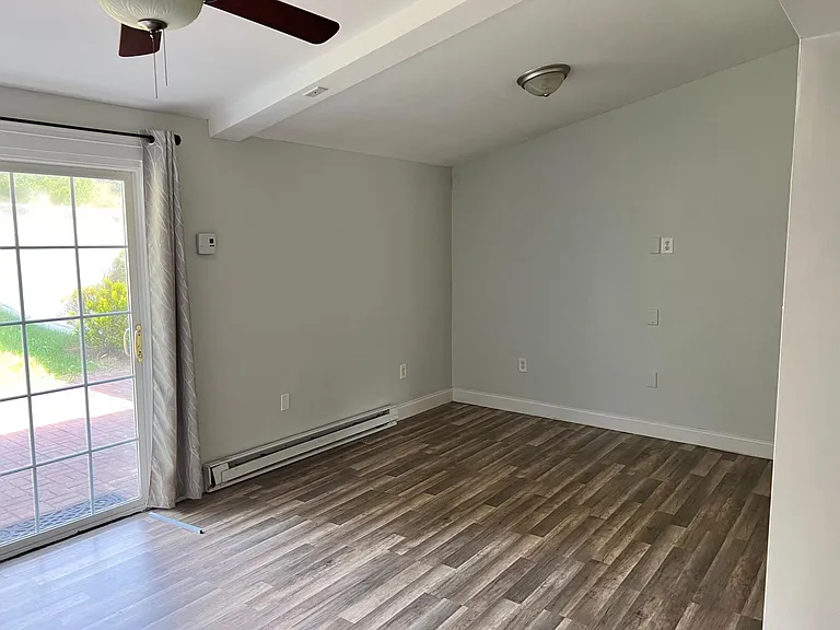 2 Roth Ave — Photo 6