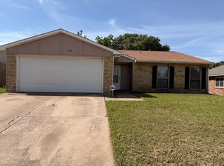 6610 Greenspring Dr, Arlington, TX 76016