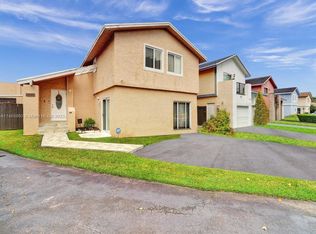 1007 NW 106th Avenue Cir, Miami, FL 33172