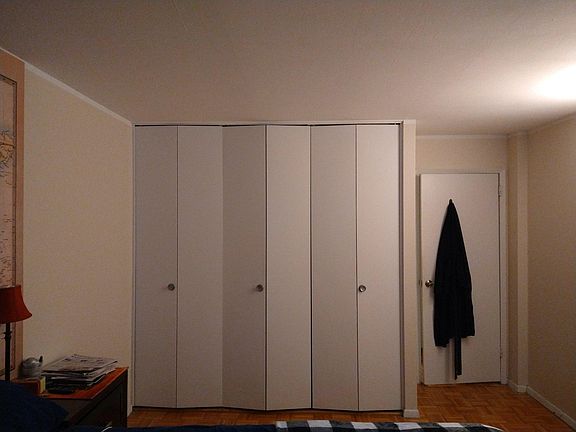 4th image of 893 Farmington Ave APT 2H
