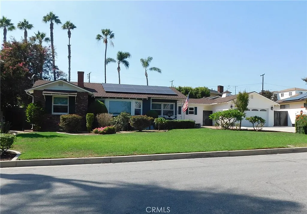 1111 Carol St — Photo 1