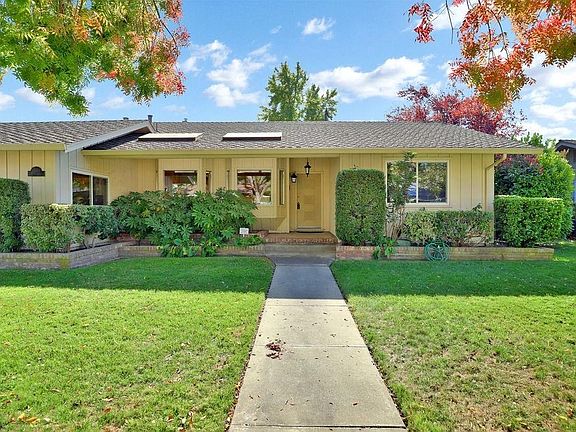 4th image of 2434 W Sheridan Way