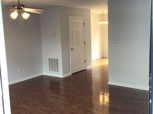 2121 S Greenwood Dr APT 804, Johnson City, TN 37604