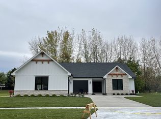 12145 Oakcrest Dr, Huntley, IL 60142