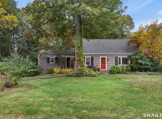 7 Robin Rd, Simsbury, CT 06070