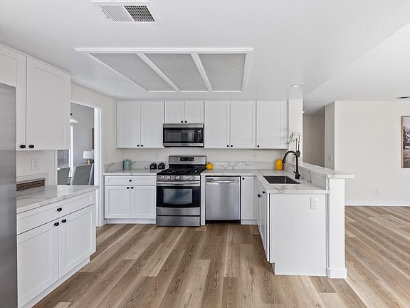 4th image of 30612 Willow Village Dr