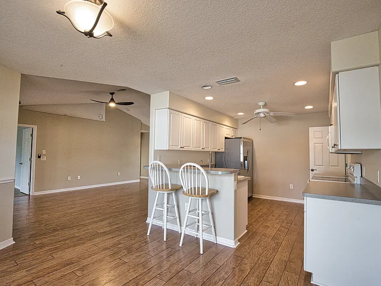 262 Palmetto Dr — Photo 7