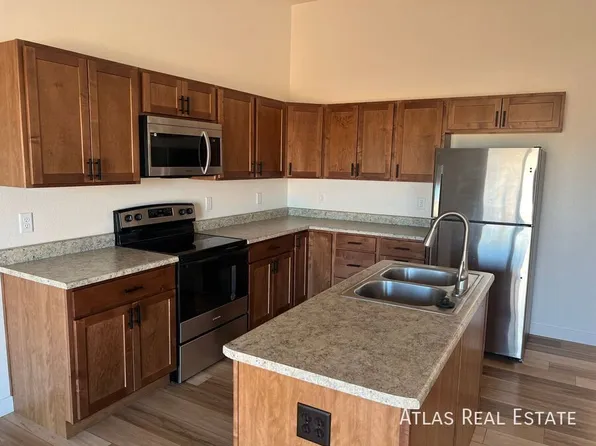 829 S Laurue Dr, Pueblo, CO 81007